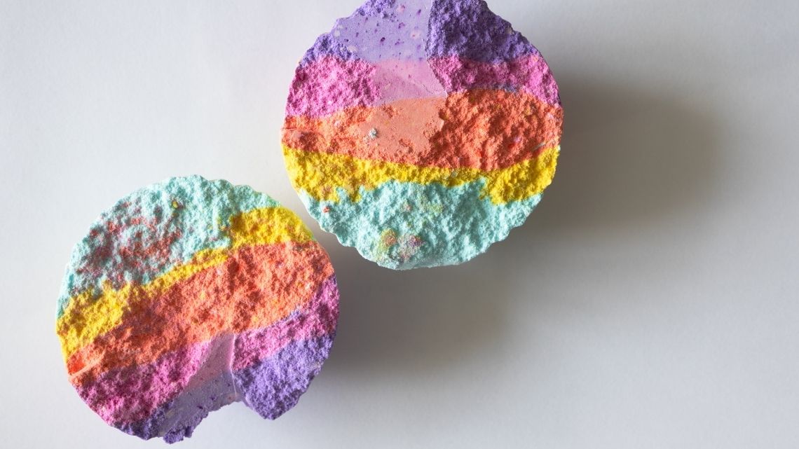 Easy DIY Bath Bombs For Cold And Sinus Relief